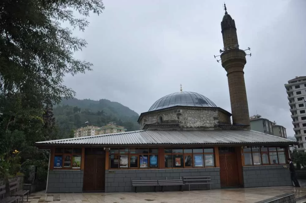 Rize'nin Kalbindeki Asırlık Osmanlı Mirası İslam Paşa (Kurşunlu) Camii