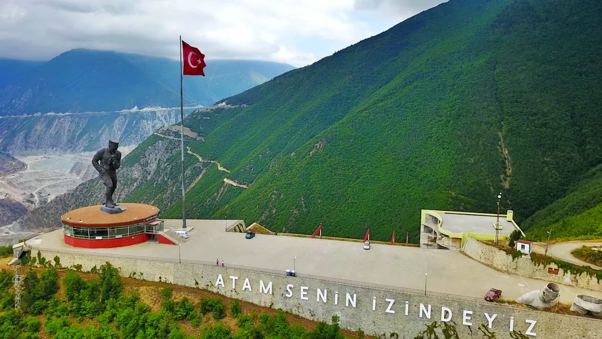 Atatepe ve Türkiye'nin En Büyük Atatürk Heykeli