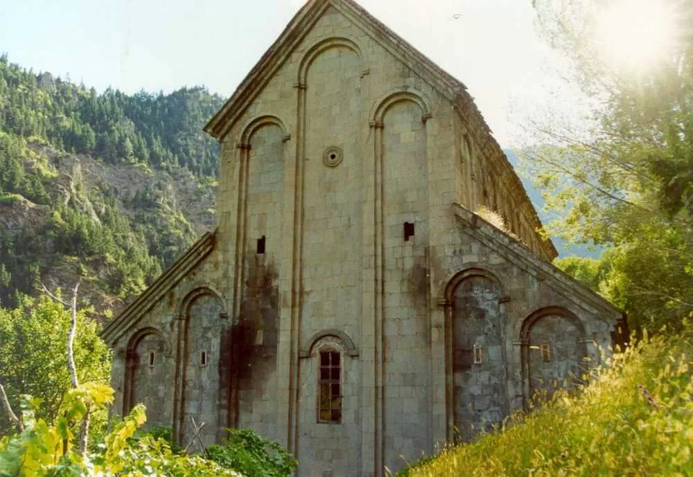 Barhal (Sarıgöl) Kilisesi Yusufeli'nin Doğayla Bütünleşen Tarihi Yüzü