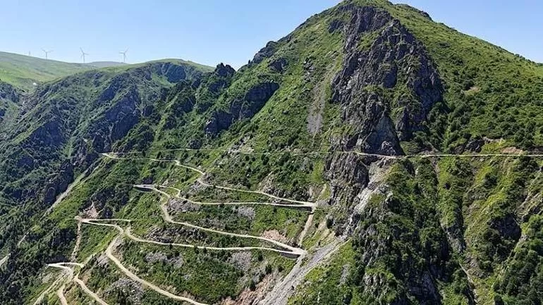 Dünyanın En Tehlikeli Yolu Derebaşı Virajları (Soğanlı Dağları)